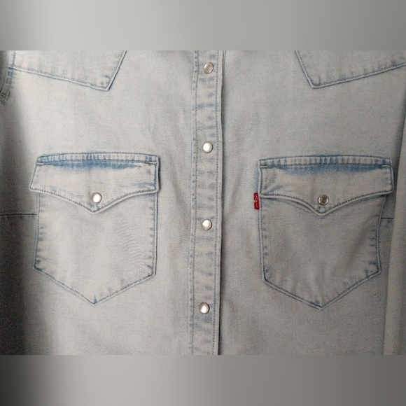 Women's Levi's Western Denim Jean Shirt Cowgirl Ranchwear Pearl Snap Red Tab 1X - Picture 2 of 7